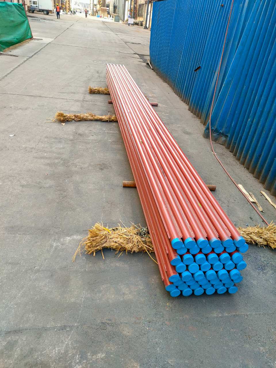 無縫鋼管管屏\ф31.8×5.5 內(nèi)螺紋管排 節(jié)距49.8mm 鰭片要求6.4×18mm 材質(zhì)SA-213T12 長(zhǎng)6000mm 10根一屏